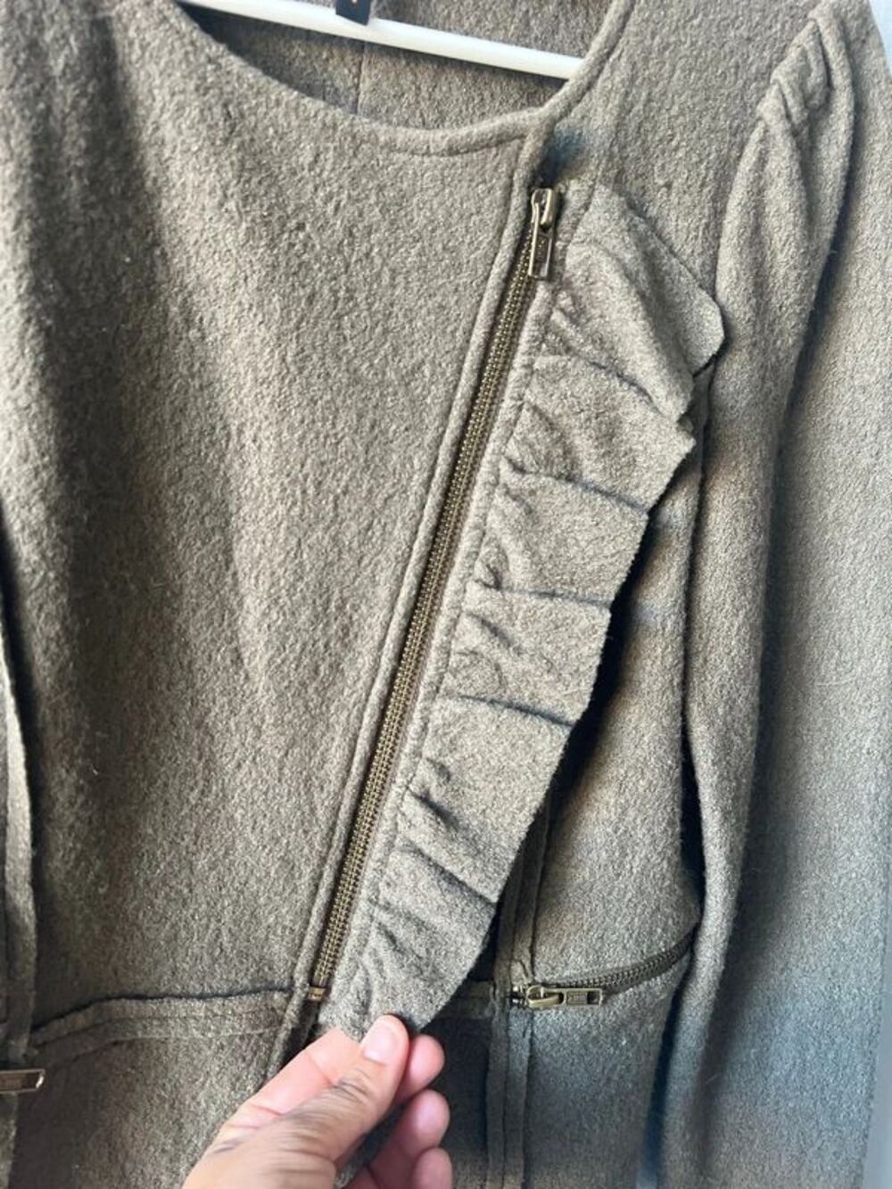 BCBG jacket - Picture 5 of 8